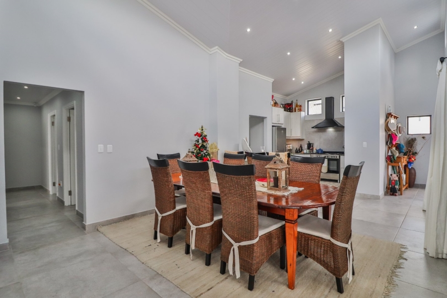 2 Bedroom Property for Sale in Reebok Western Cape